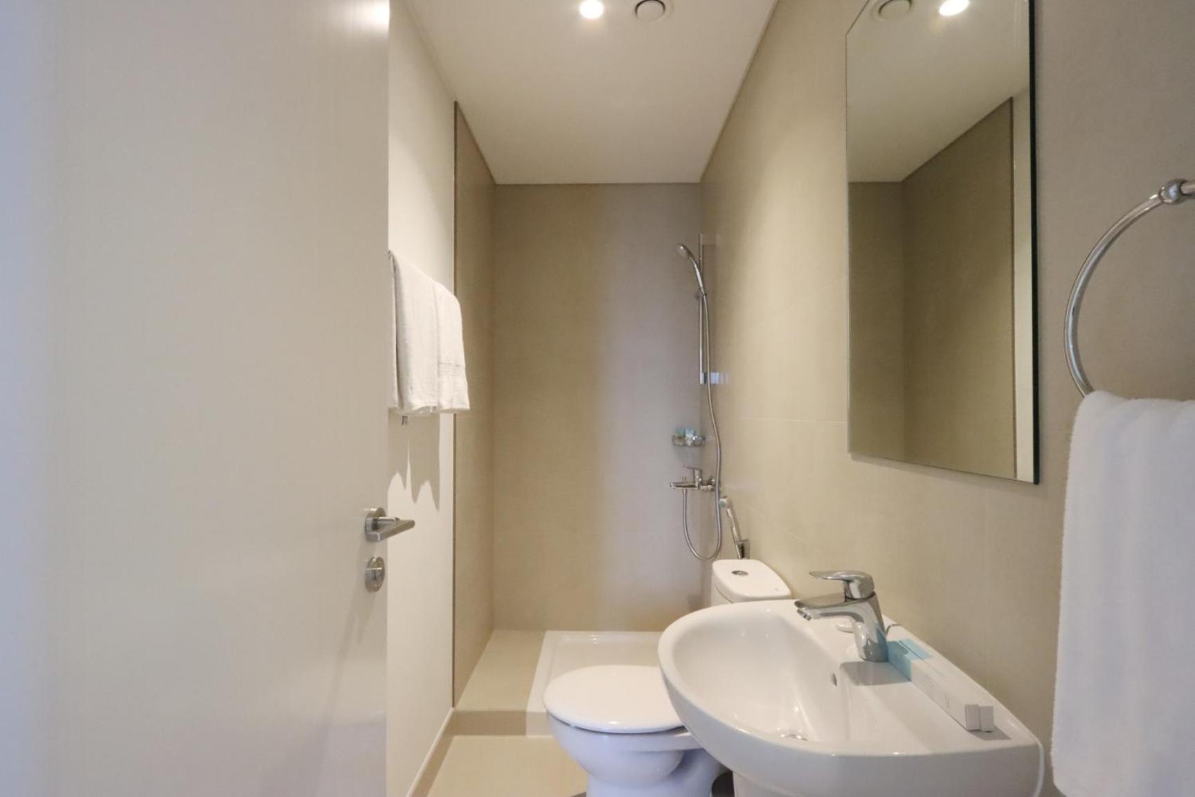 Apartment Livbnb-3br Next To Mall With Burj View