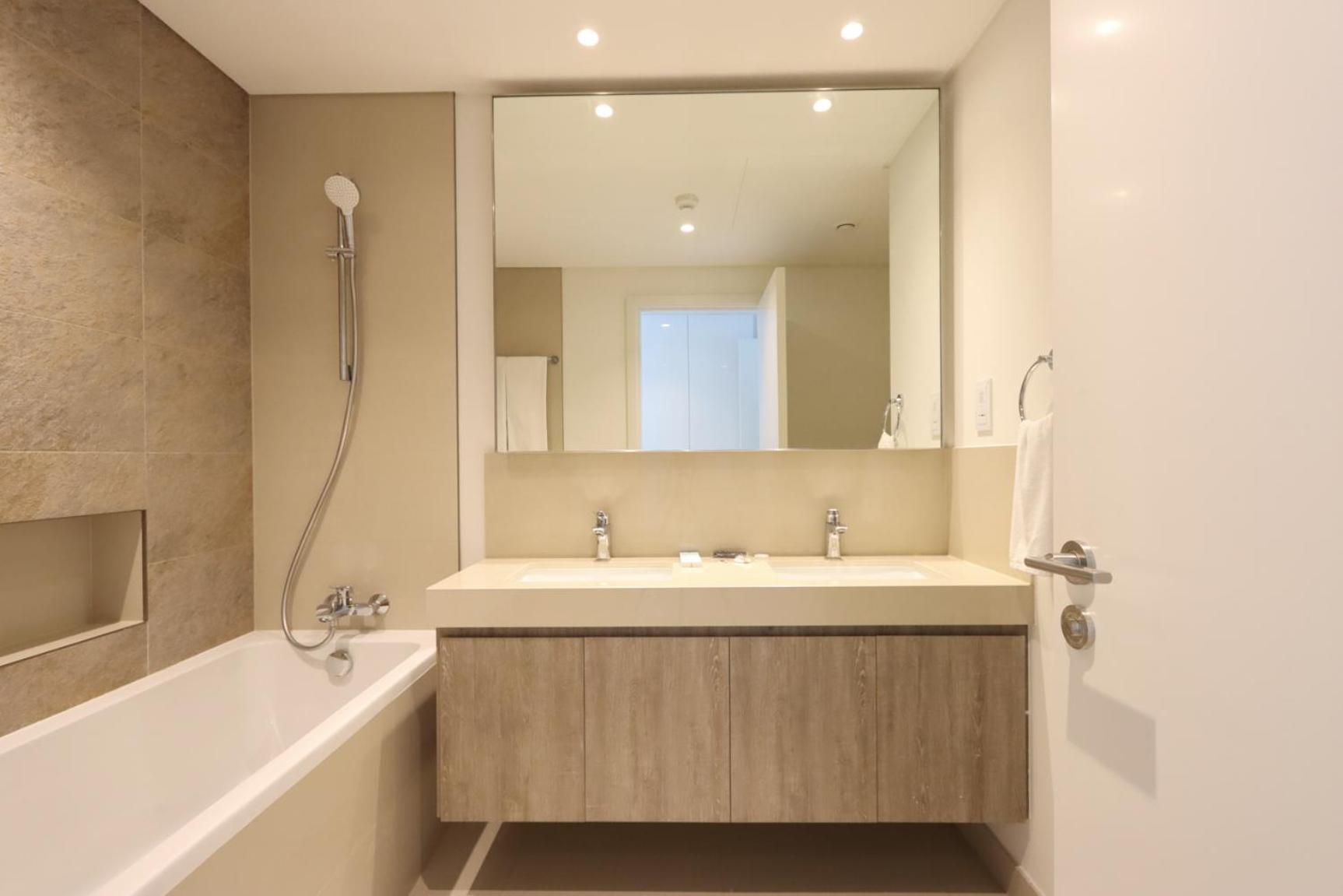 Apartment Livbnb-3br Next To Mall With Burj View