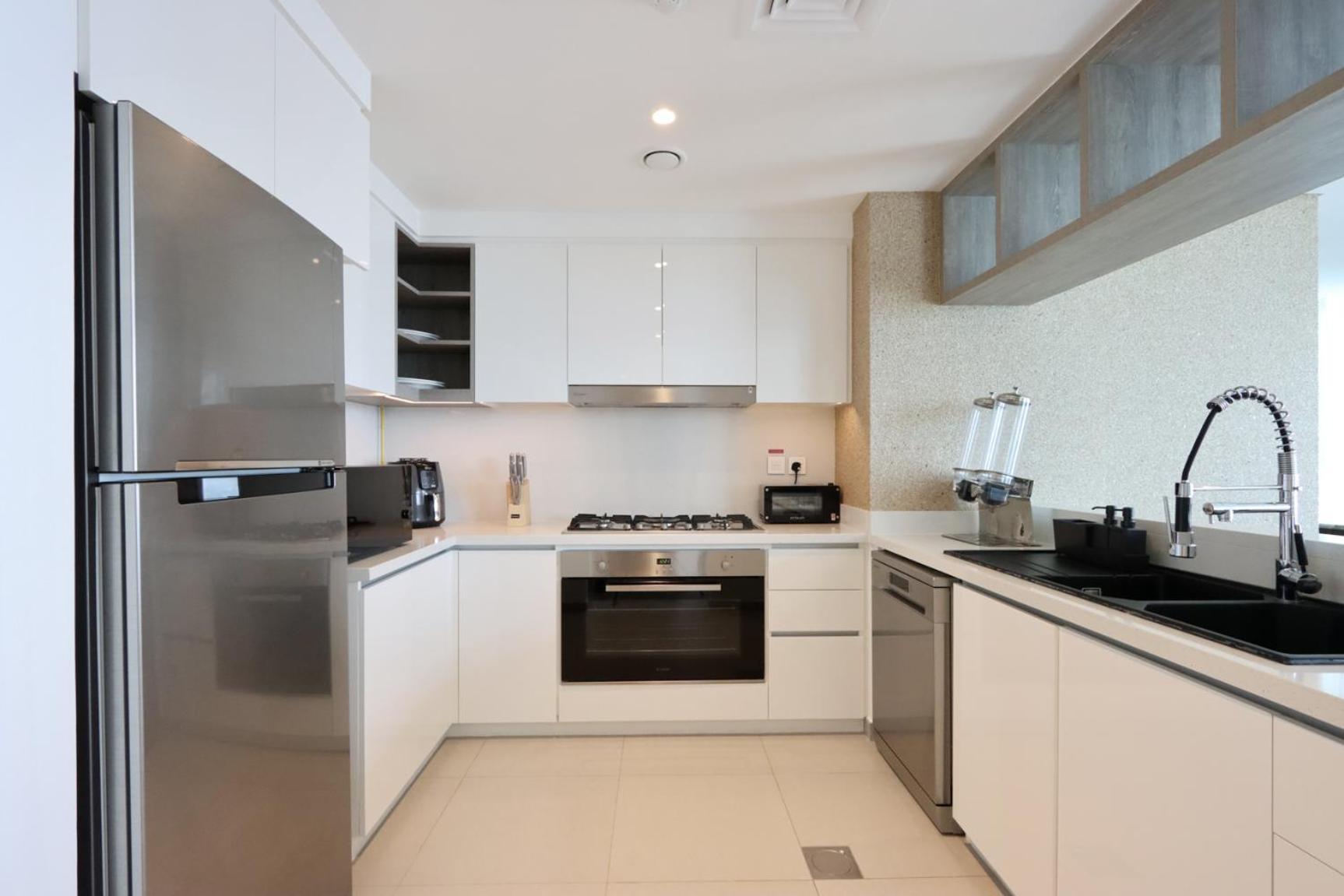 Apartment Livbnb-3br Next To Mall With Burj View Dubai