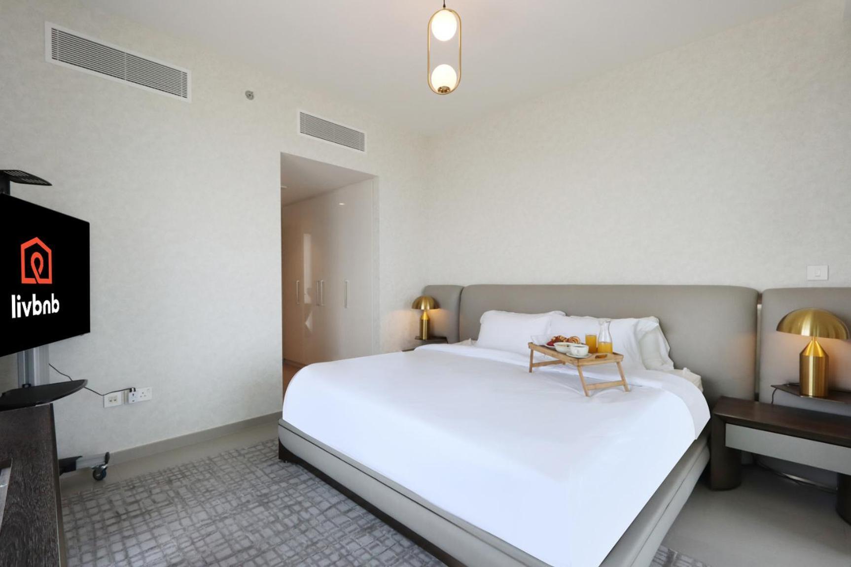 Apartment Livbnb-3br Next To Mall With Burj View Dubai