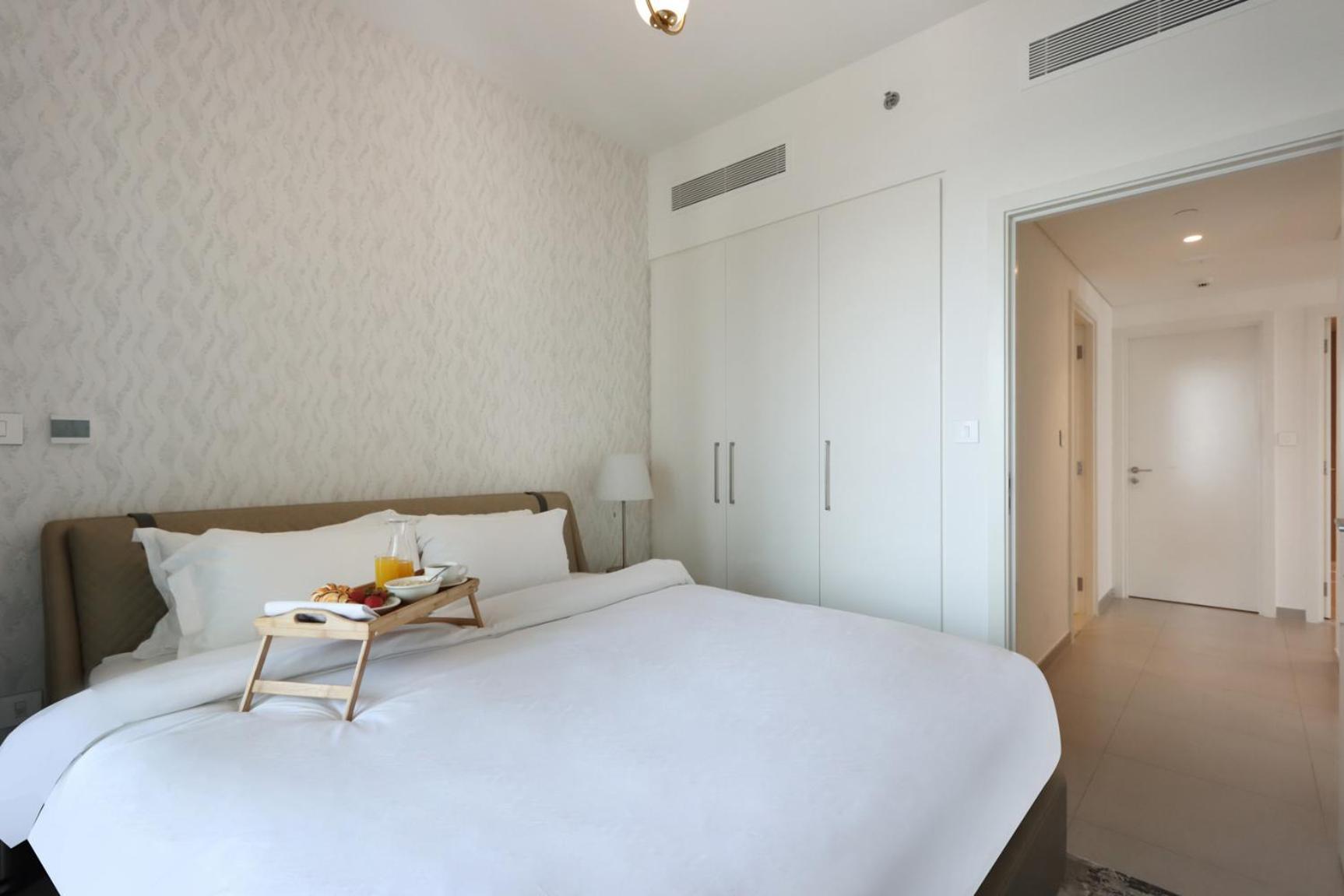 Apartment Livbnb-3br Next To Mall With Burj View